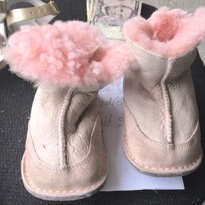 Pink Ugg’s toddler